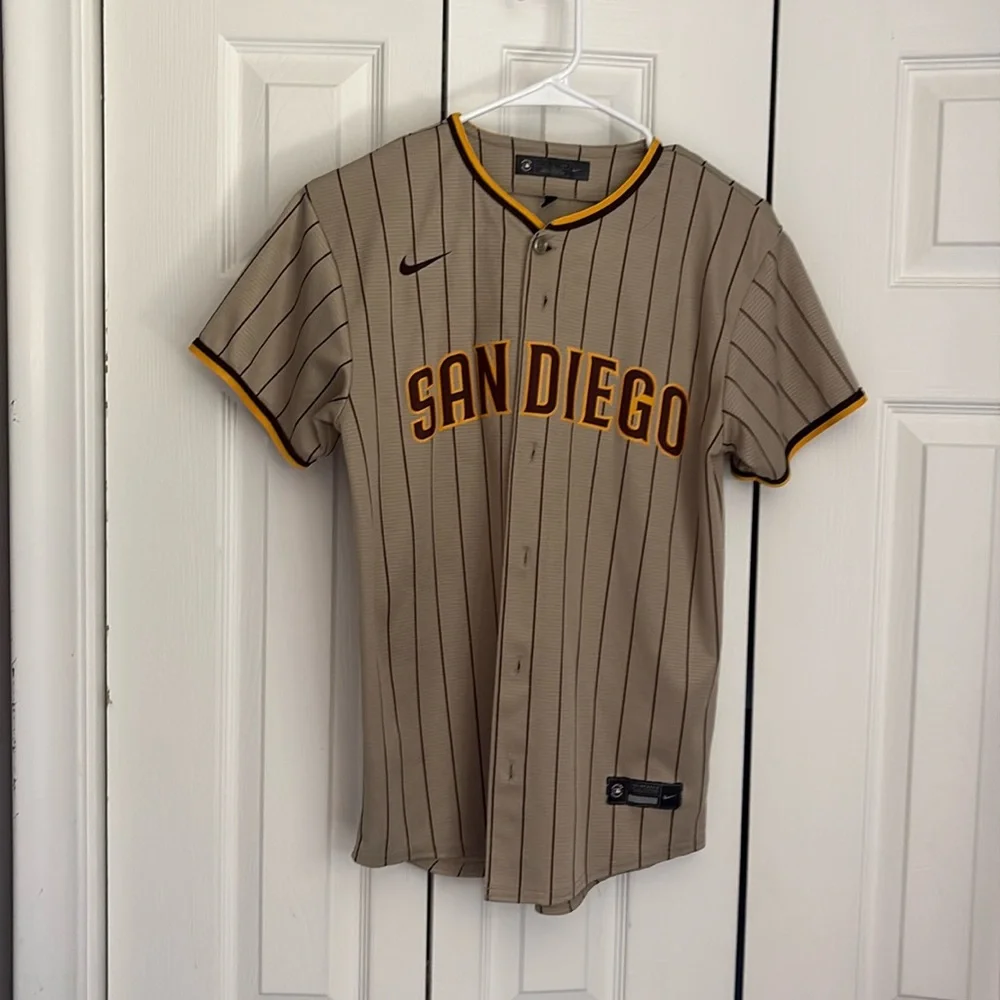 Youth large Tatis Junior Nike jersey.